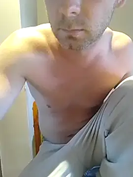 Pokazy przed kamerką – Rolandxxxr