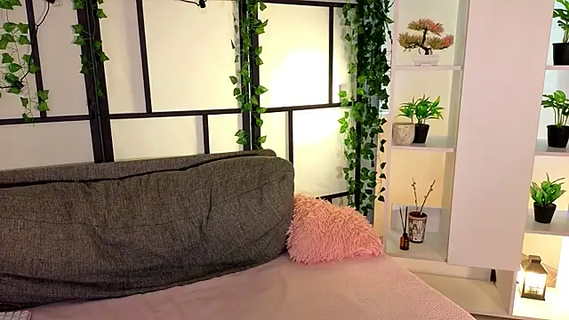 IvetteLabore élő XXX-chatje