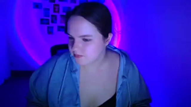 Chat +18 de Kitty_Mia_Kitty ao vivo