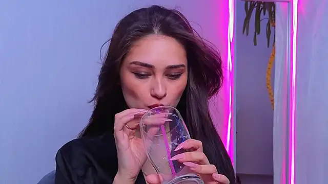 Sofia_PlumpのライブXXXチャット