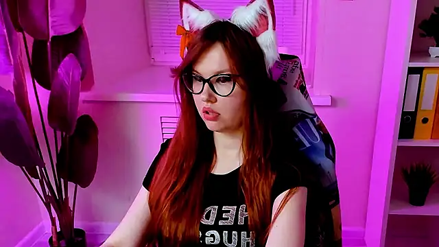 CarolGiggly: онлайн-секс-чат