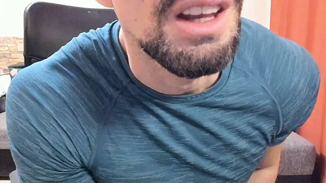 HotHunkTrainerのライブXXXチャット