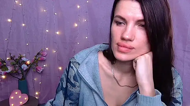 MilaLoona Chat XXX live