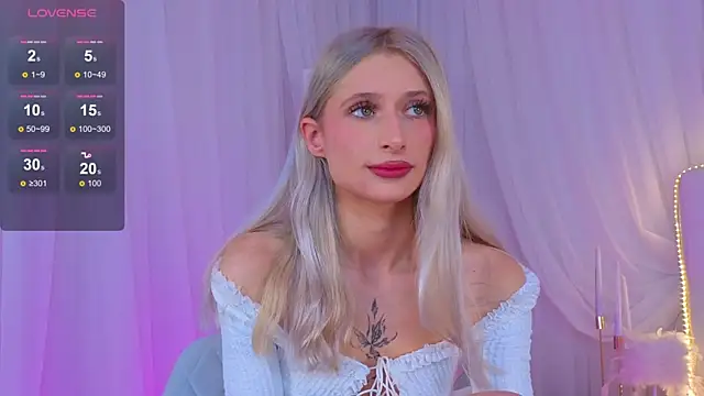 Chat +18 de Monica_Leen ao vivo