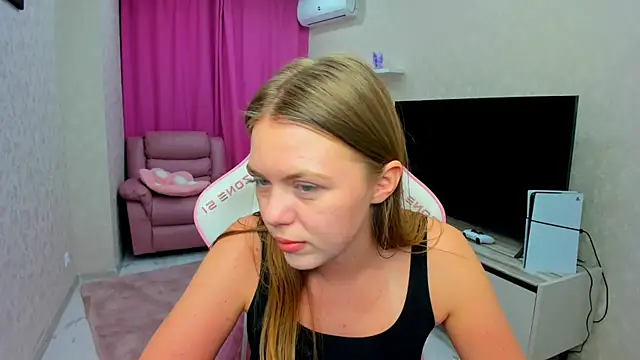 Strawberrye: απευθείας συνομιλία ΧΧΧ