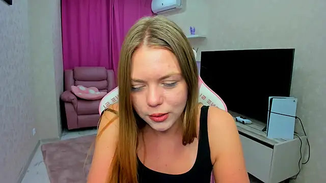 Онлайн чат XXX Strawberrye