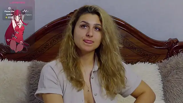 NicolePlay Chat XXX live