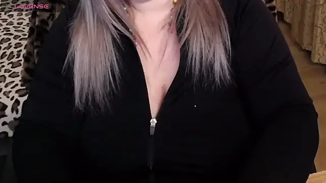 Nimphotease Adlı Modelin Canlı XXX Sohbeti