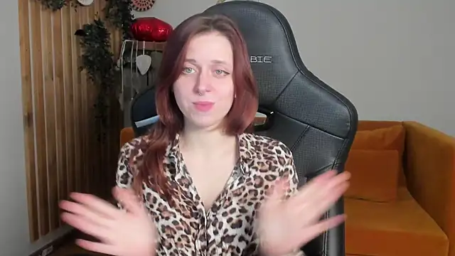 XXX chat uživo modela FreyaVey