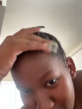 Brandyy23's Live XXX Chat