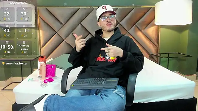 Chat XXX en directo de Salvattore_Muller