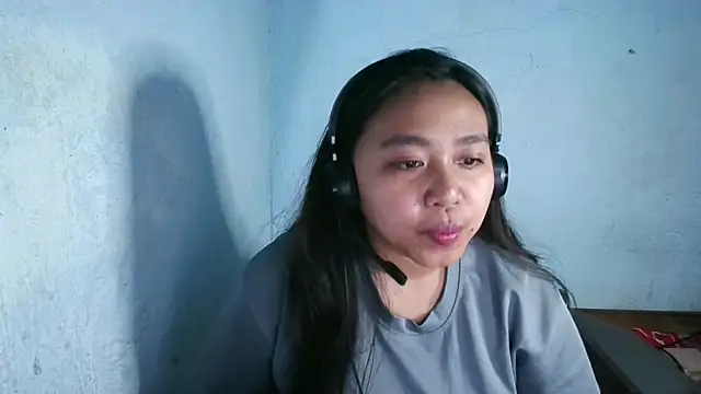 Chat +18 de EmmalineBroner ao vivo