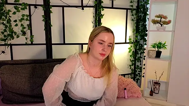 Chat +18 de IvetteLabore ao vivo