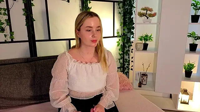 IvetteLaboren Live XXX chat