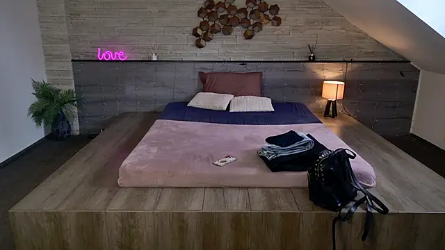 hornyb33_ Live XXX-Chat