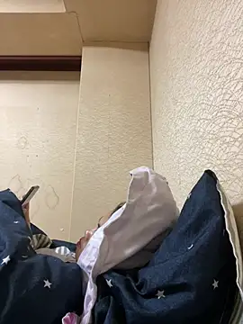 XXX chat uživo modela Keola_kwad