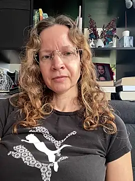 AnnikaRose Chat XXX in diretta