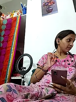 Show modela Sexy-Kavya2 na web-kameri