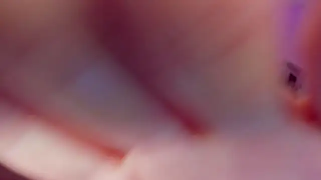 Show modela YourTrixie na web-kameri