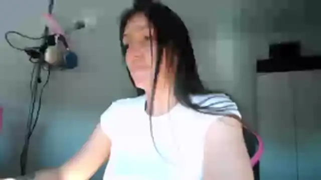 Yulian_Milf élő XXX-chatje