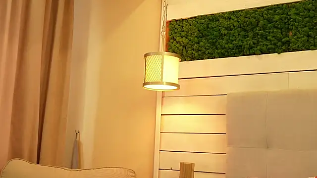 Chat +18 de IsabellaMysty ao vivo