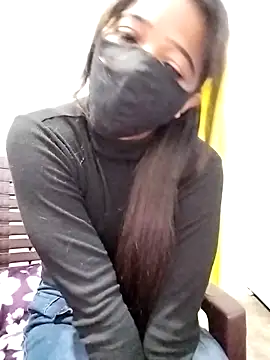 Chat XXX ao vivo de Cute-Naavya