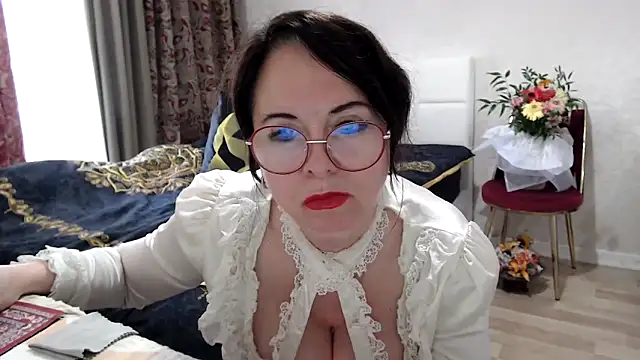 Arisa5000: онлайн-секс-чат