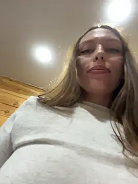 XXX chat uživo modela LeiaMood