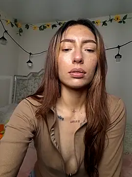 Tomoe_b élő XXX-chatje