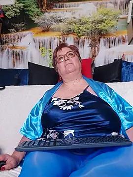 QueenPammy1 – Naživo XXX chat