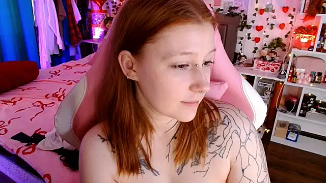 Ayla_Hicks élő XXX-chatje