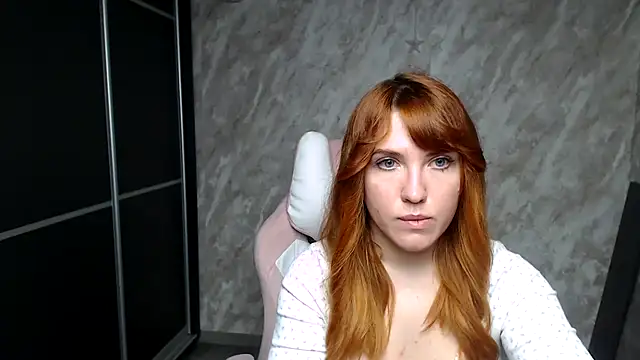 Reginasmilee: онлайн-секс-чат