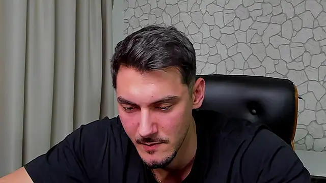 ClintMasters Adlı Modelin Canlı XXX Sohbeti