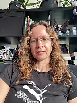 AnnikaRose Adlı Modelin Canlı XXX Sohbeti