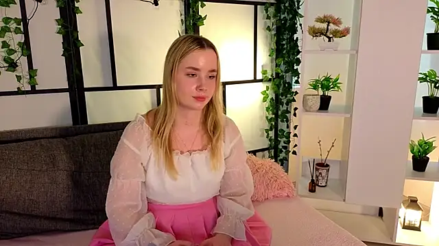 IvetteLaboren Live XXX chat