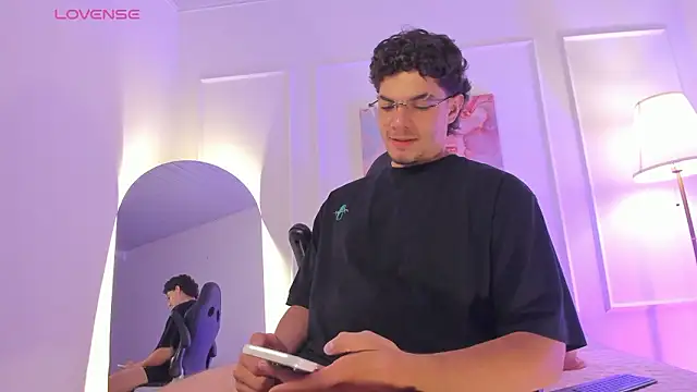 Show modela Axel_Creed na web-kameri