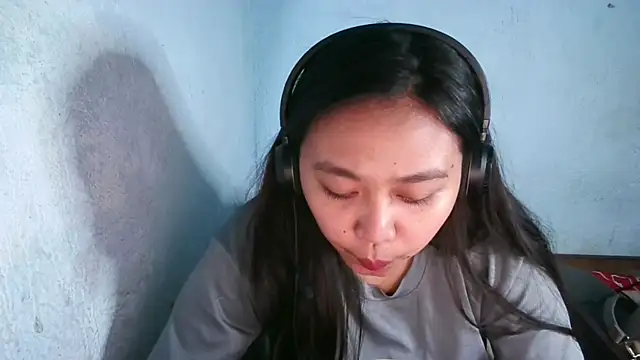 EmmalineBroner Chat XXX in diretta