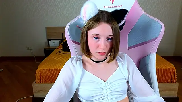 Онлайн чат XXX Cowell_Adelina