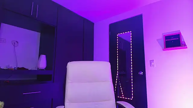 TinaJonnes_ Chat XXX live