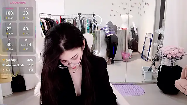 yangyang-777 在線直播表演