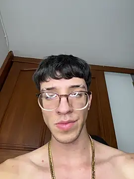 Czat XXX na żywo – ArthurDavies_