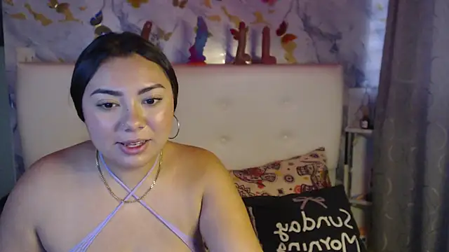 Nicolelewllss Chat XXX live