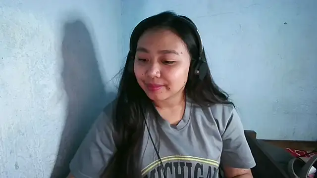 EmmalineBroner's Live XXX Chat