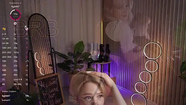 แชท XXX สดของ LauraWifeness