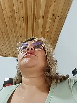 AlexxiaaMat webkamerás műsora