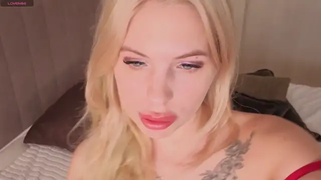 SweetCherryBlonde Adlı Modelin Web Kamerası Şovu