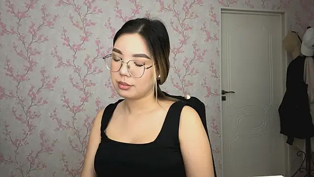 Elina_MottelのライブXXXチャット