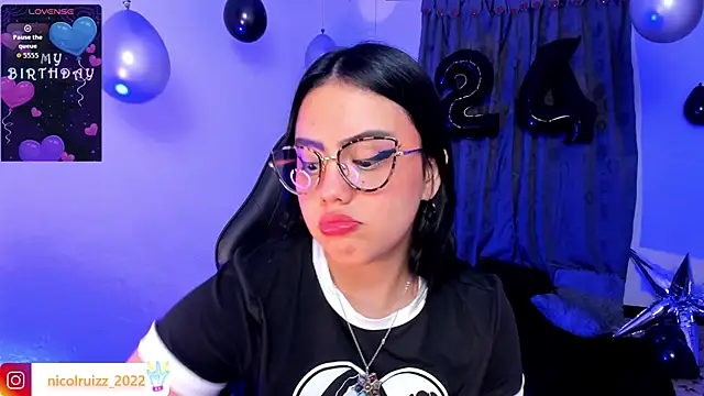 Chat +18 de Nicolle_Ruizz ao vivo