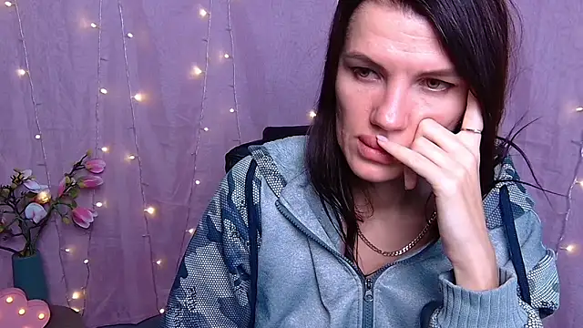 XXX chat uživo modela MilaLoona