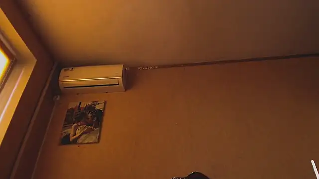 XXX chat uživo modela GloriaUpperLove